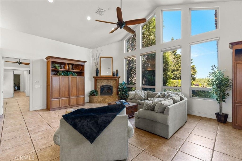 Fireplace, Interior, Living room, Recessed Lighting