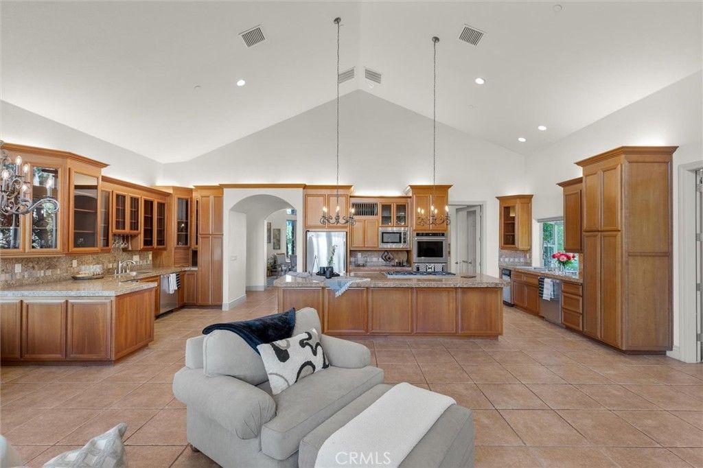 Interior, Kitchen, Living room, Pendant Lights, Recessed Lighting, Stainless Steel Appliances
