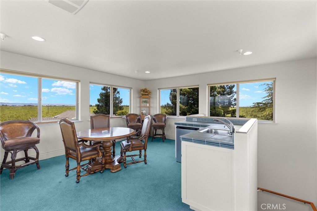 Dining room, Interior, Recessed Lighting