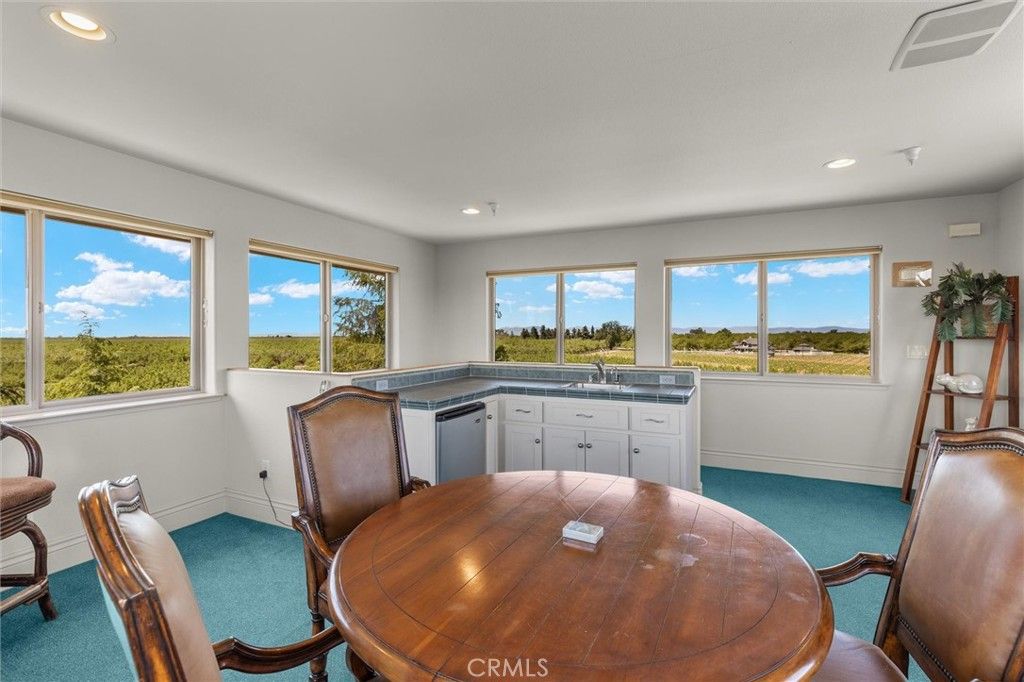 Dining room, Interior, Recessed Lighting