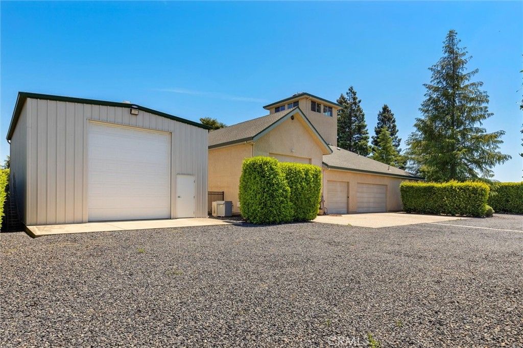 Detached Garage, Exterior