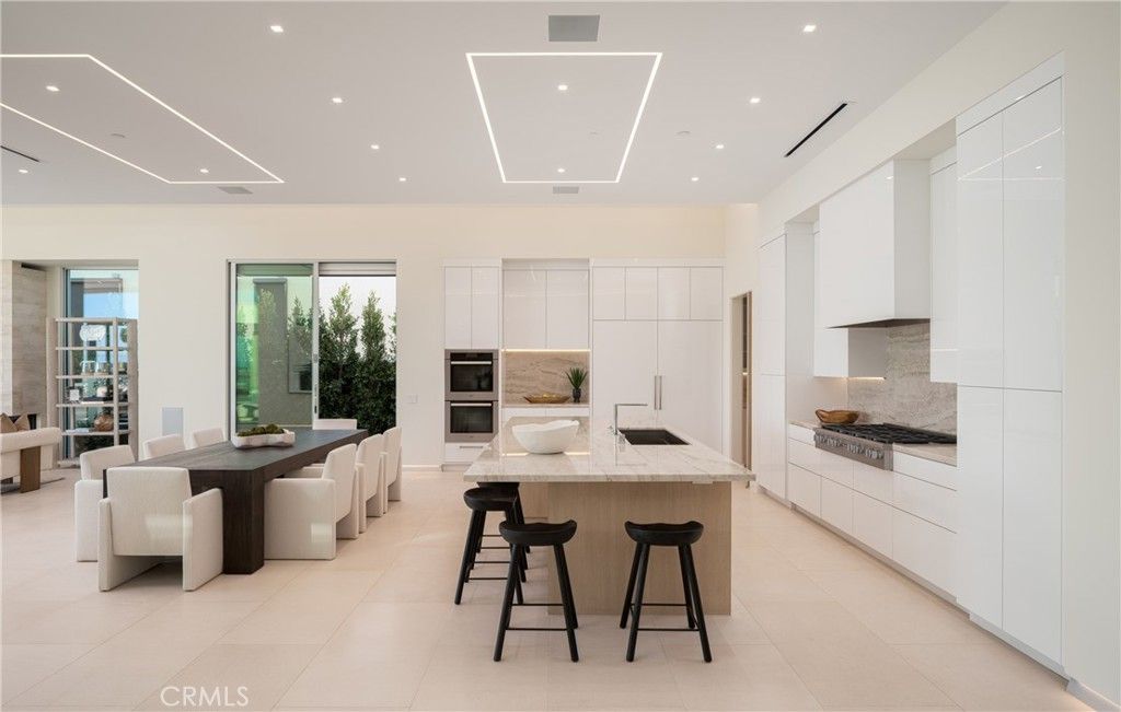 Dining room, Interior, Kitchen, Recessed Lighting, Stainless Steel Appliances