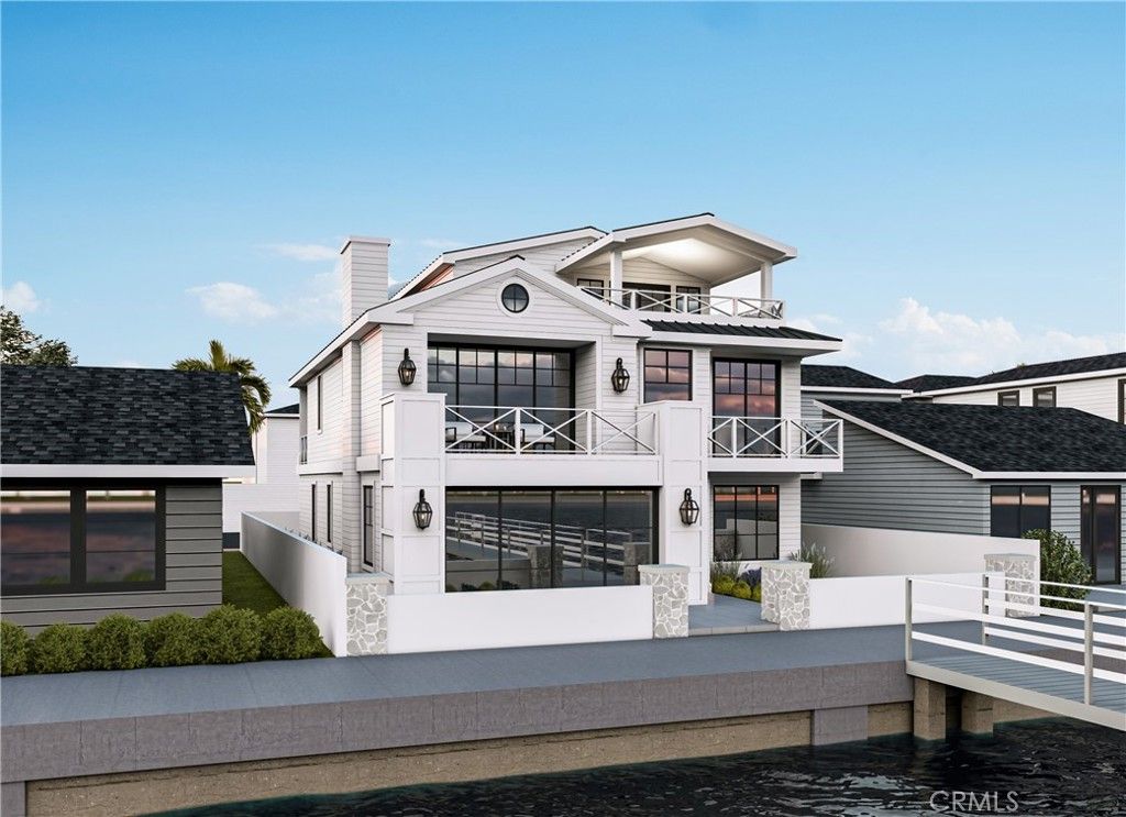 Exterior, Facade, Modern