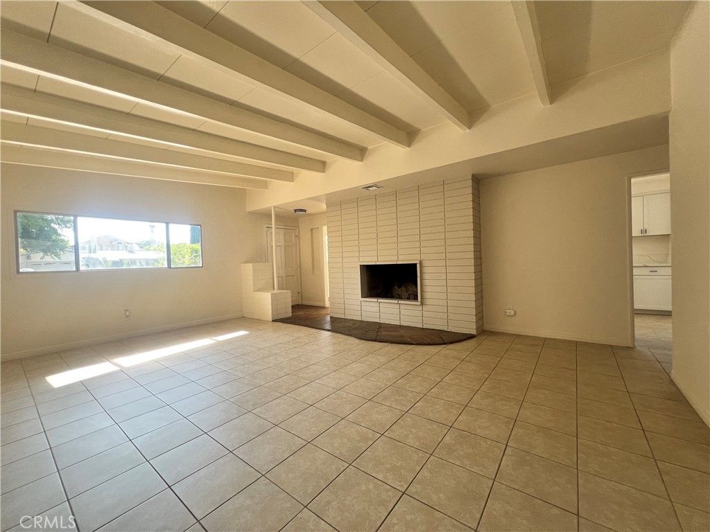 Empty room, Fireplace, Interior