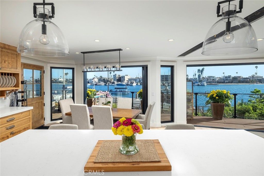 Dining room, Interior, Pendant Lights, Recessed Lighting, Water