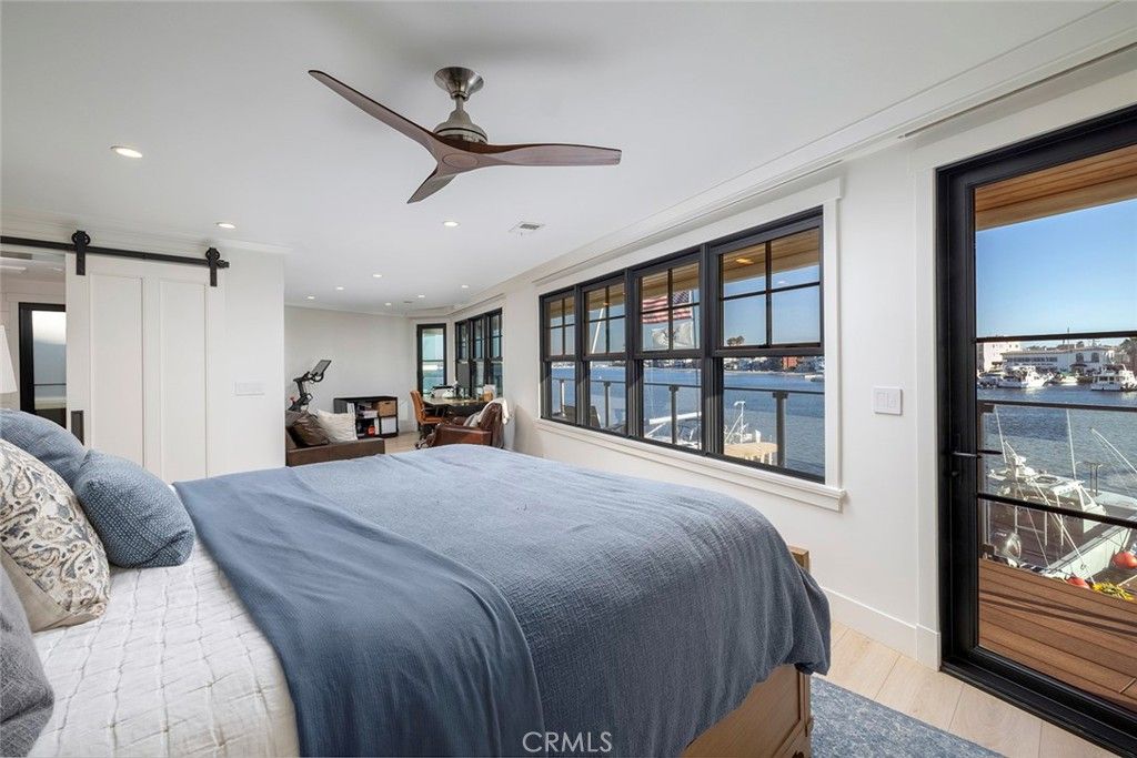 Bedroom, Interior, Recessed Lighting, Water, Wood Texture Flooring