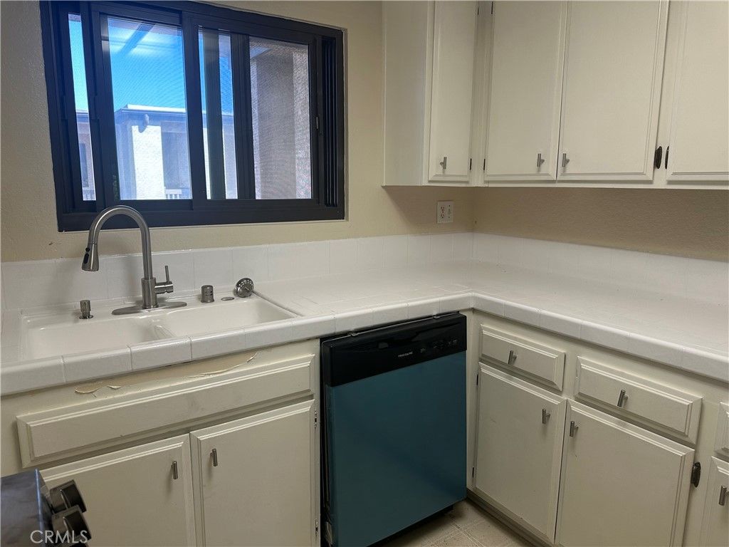 Interior, Kitchen, Tile Countertops