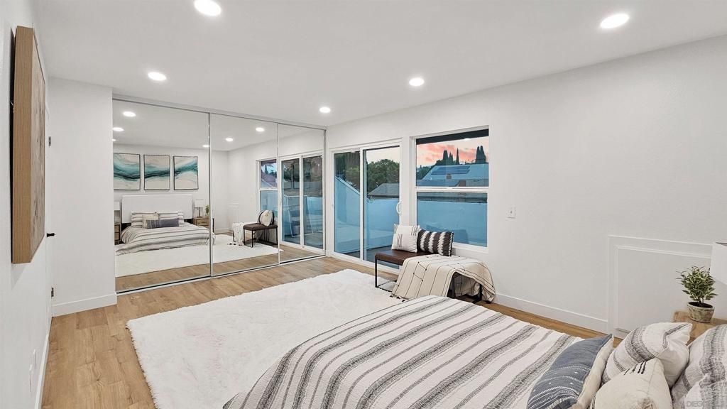 Bedroom, Interior, Recessed Lighting, Water, Wood Texture Flooring