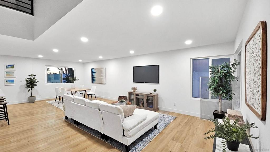 Dining room, Interior, Living room, Recessed Lighting, Wood Texture Flooring