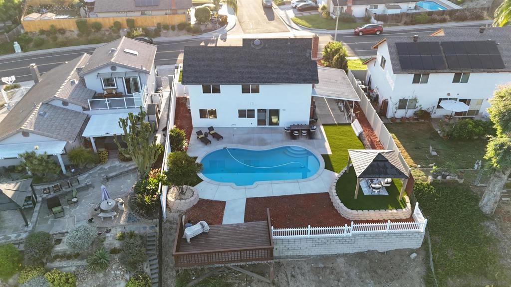 Exterior, Drone