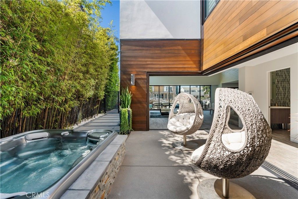 Exterior, Hot Tub