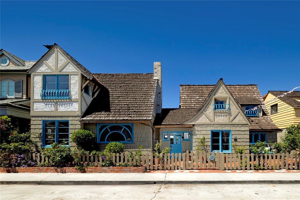 Exterior, Facade, Tudor Revival