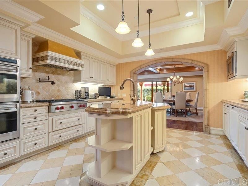 Chandelier, Dining room, Interior, Kitchen, Pendant Lights, Recessed Lighting, Stainless Steel Appliances