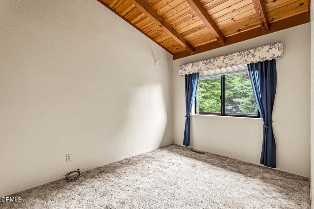 Empty room, Interior, Wooden Beams, Wooden Ceilings