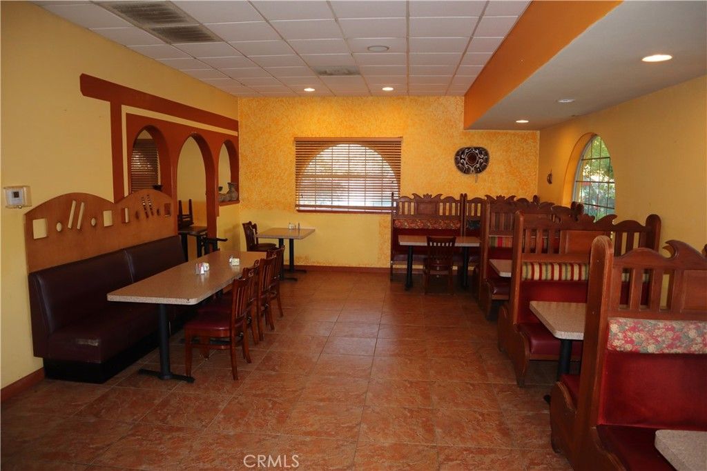 Dining room, Interior, Recessed Lighting