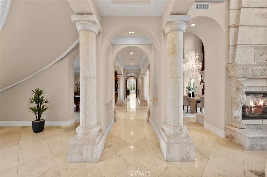 Chandelier, Fireplace, Interior, Recessed Lighting