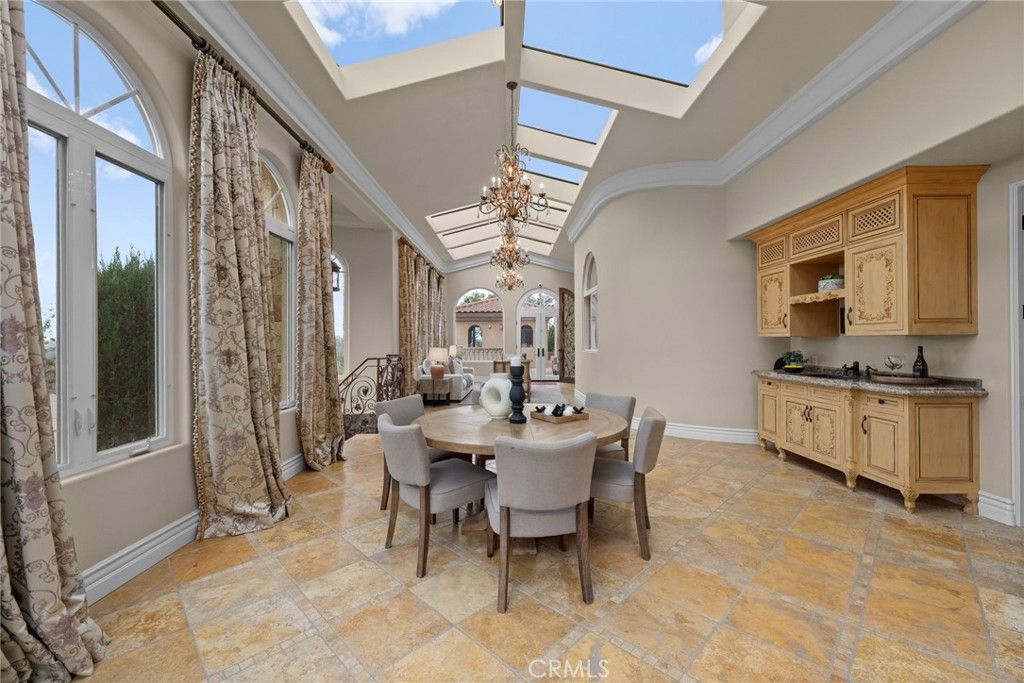 Chandelier, Dining room, Interior, Pendant Lights