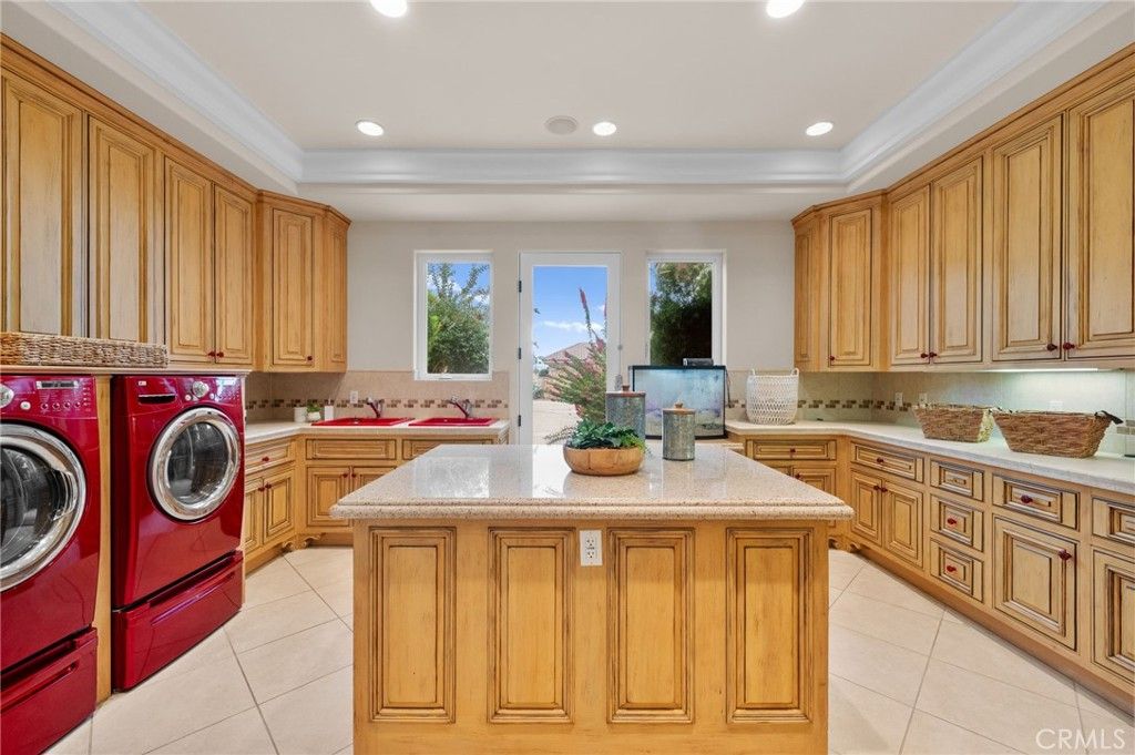 Interior, Kitchen, Recessed Lighting, Washer