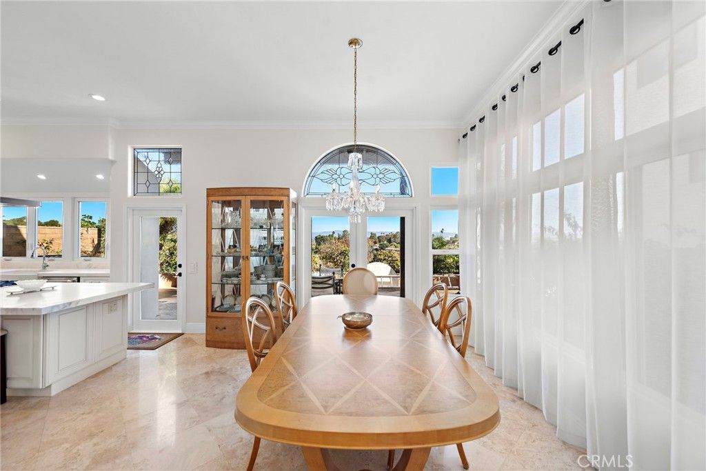 Chandelier, Dining room, Interior, Pendant Lights, Recessed Lighting