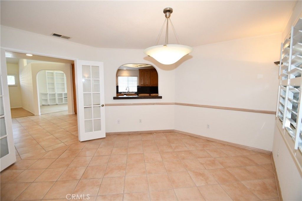 Empty room, Interior, Pendant Lights
