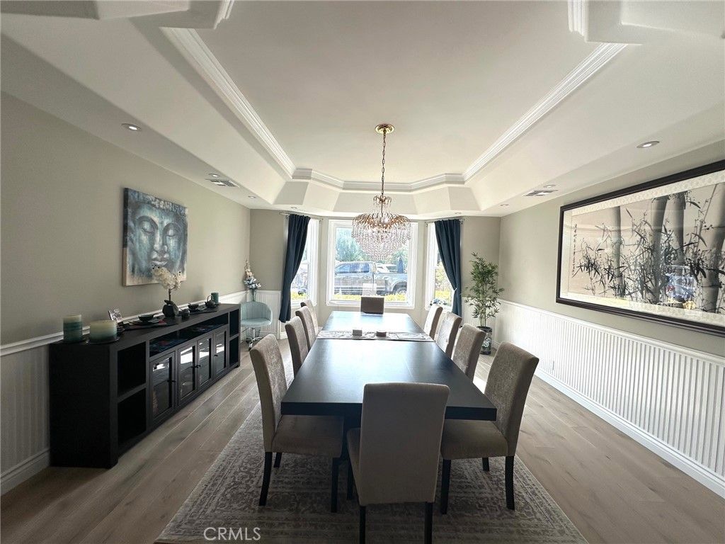 Chandelier, Dining room, Interior, Recessed Lighting, Wood Texture Flooring