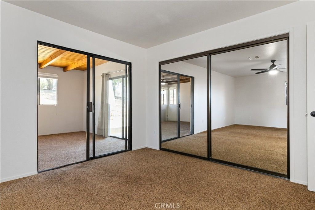 Empty room, Interior, Wooden Ceilings