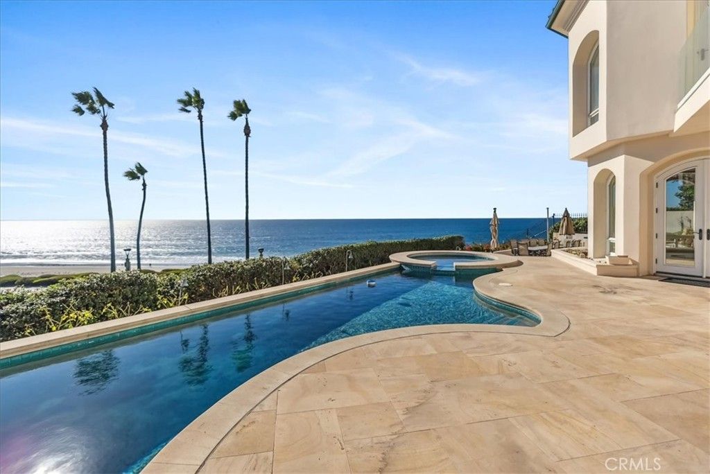 Exterior, Pool, Water