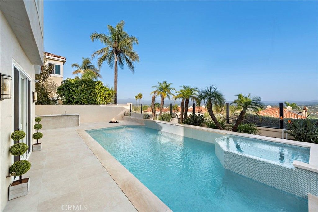 Exterior, Pool, Water