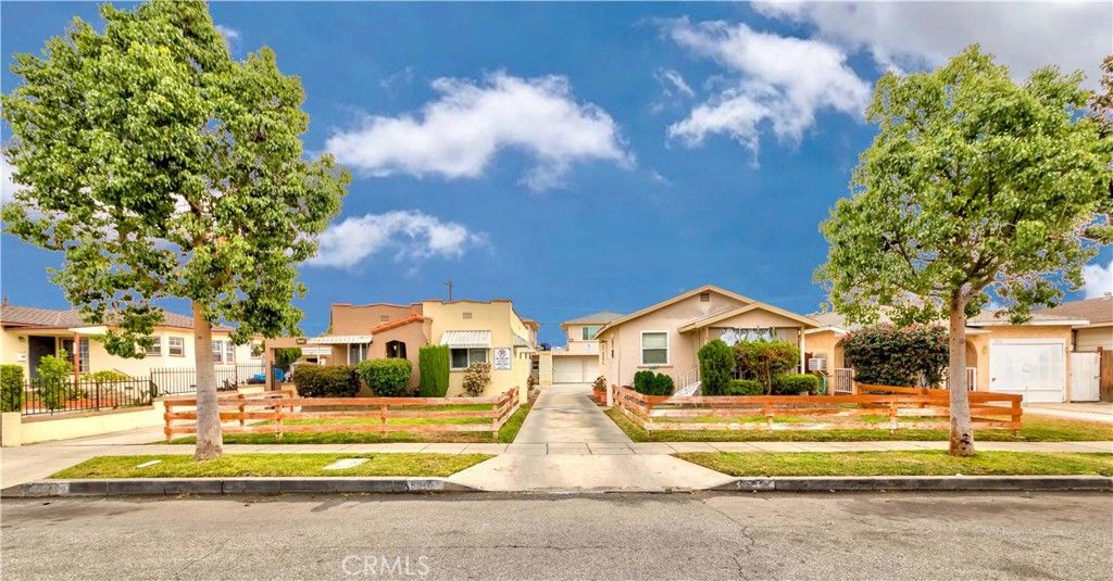 Backyard, Exterior, Facade, Ranch