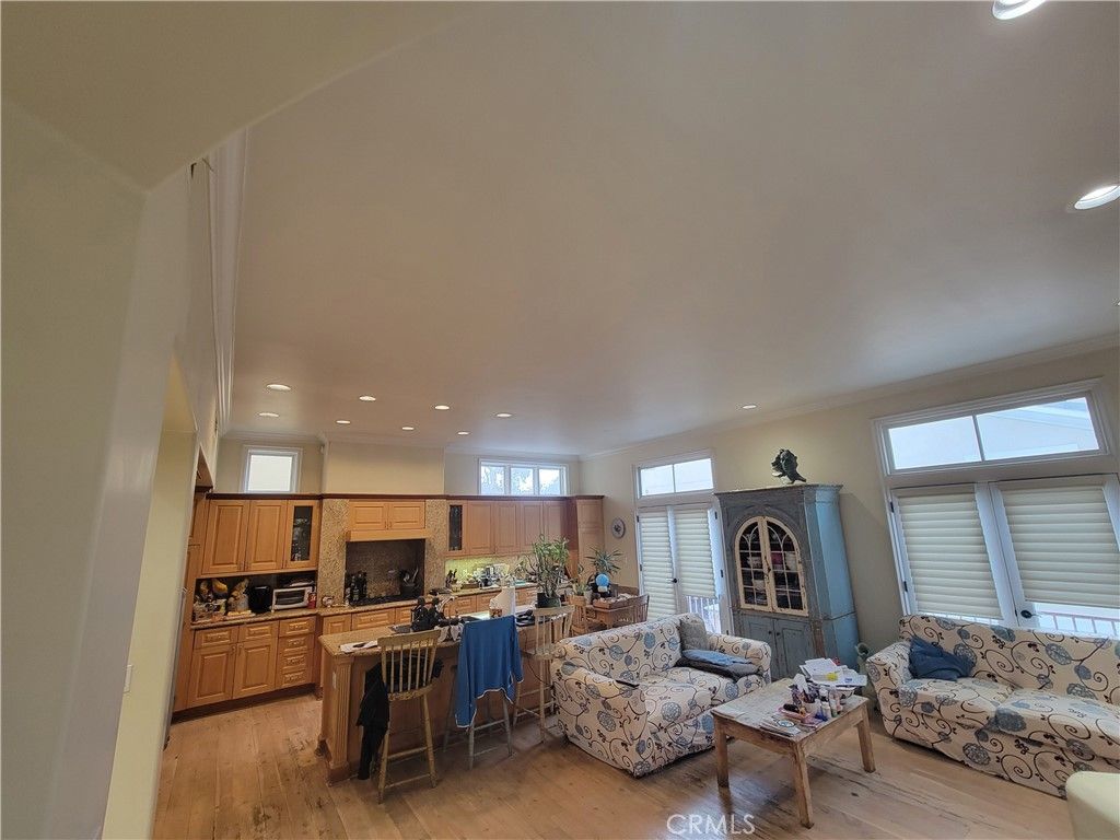 Interior, Kitchen, Living room, Recessed Lighting, Wood Texture Flooring