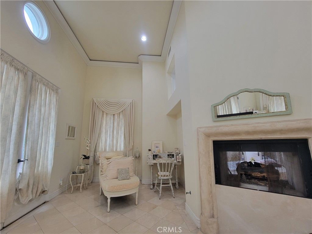 Fireplace, Interior, Recessed Lighting
