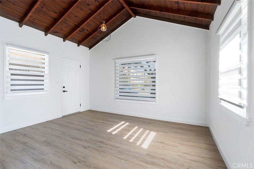 Empty room, Interior, Pendant Lights, Wooden Beams, Wooden Ceilings, Wood Texture Flooring
