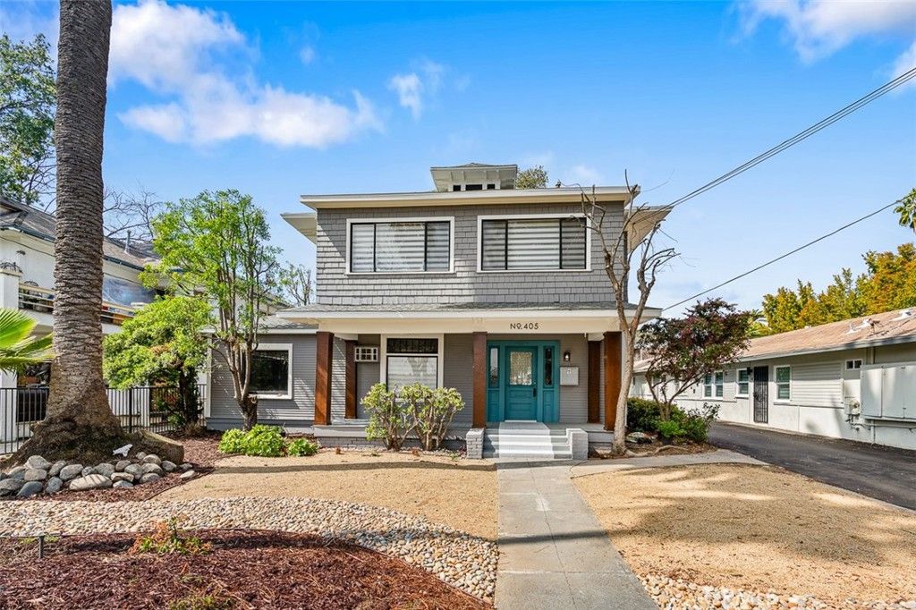 Exterior, Facade, American Foursquare