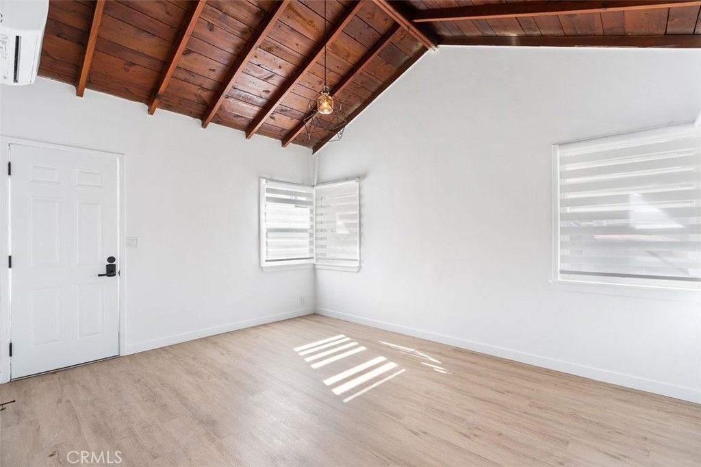 Empty room, Interior, Pendant Lights, Wooden Beams, Wooden Ceilings, Wood Texture Flooring