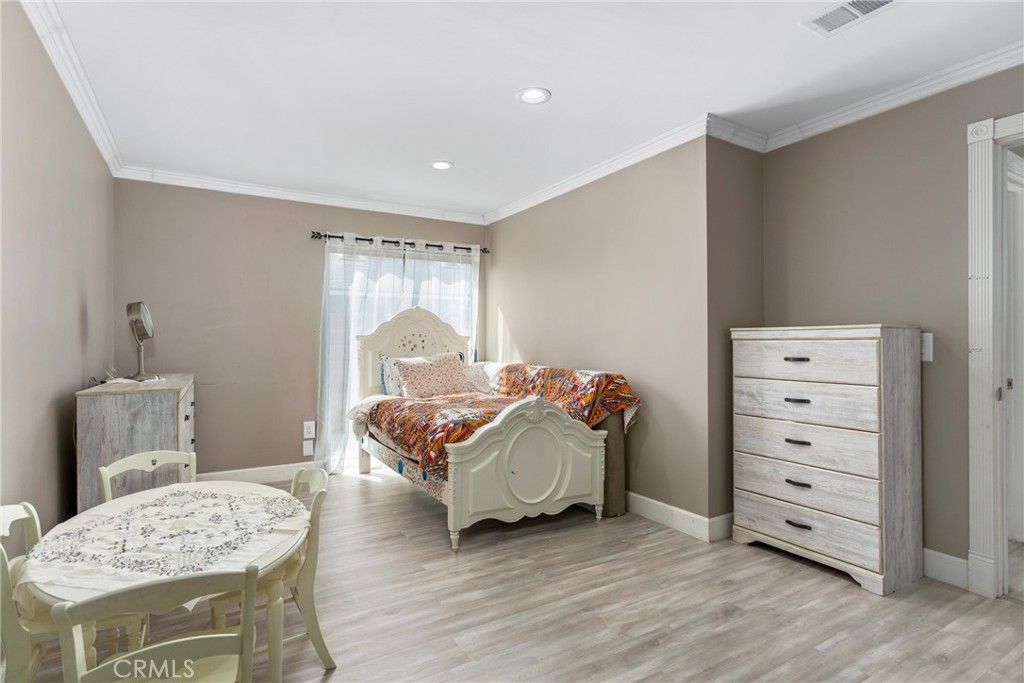 Bedroom, Dining room, Interior, Recessed Lighting, Wood Texture Flooring