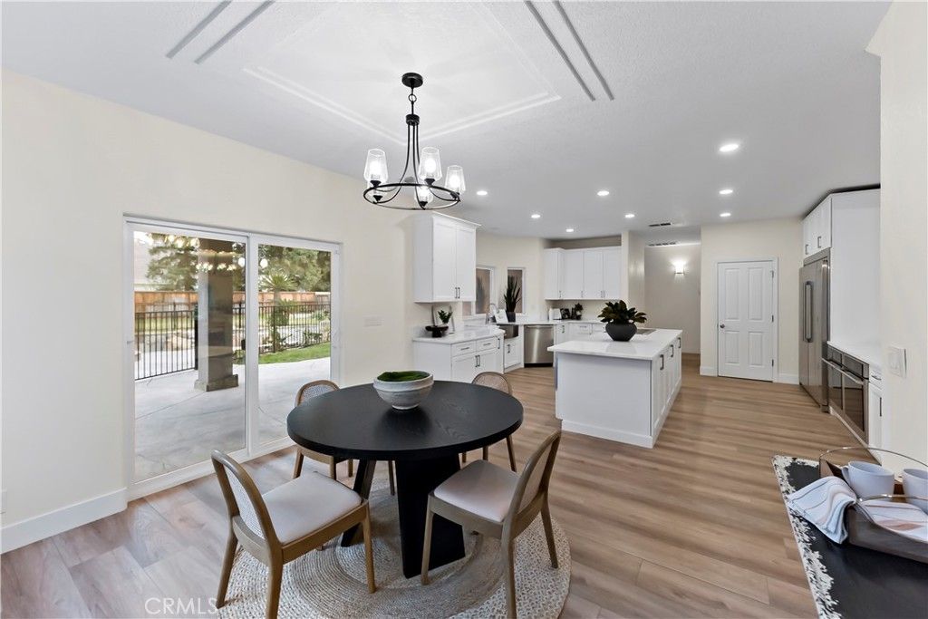 Chandelier, Dining room, Interior, Kitchen, Pendant Lights, Recessed Lighting, Wood Texture Flooring