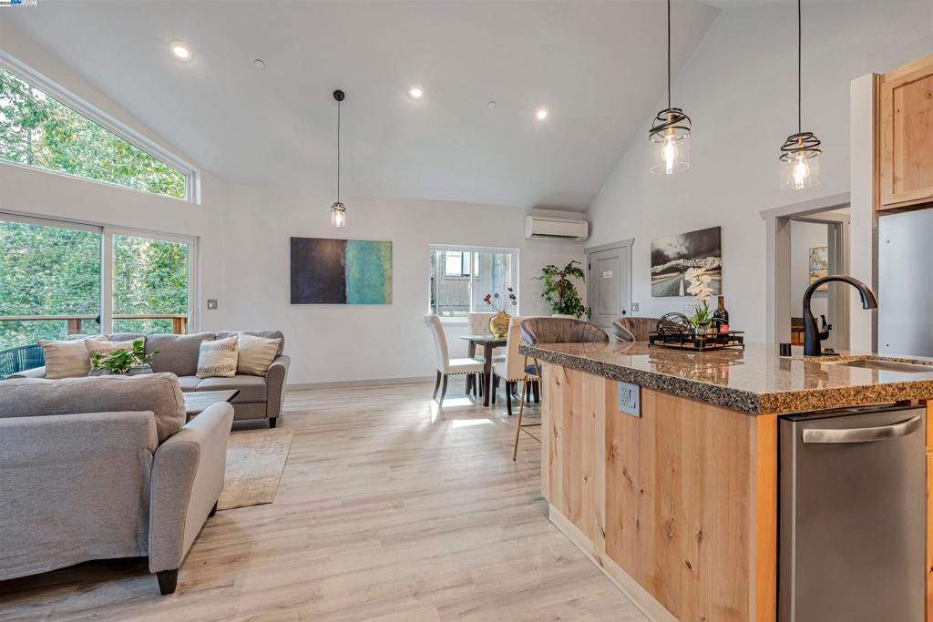 Dining room, Interior, Kitchen, Living room, Pendant Lights, Recessed Lighting, Wood Texture Flooring