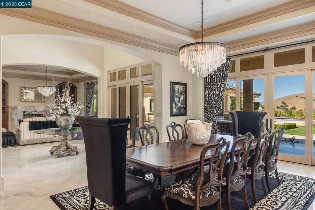 Chandelier, Dining room, Interior