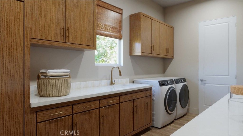 Interior, Washer, Wood Texture Flooring