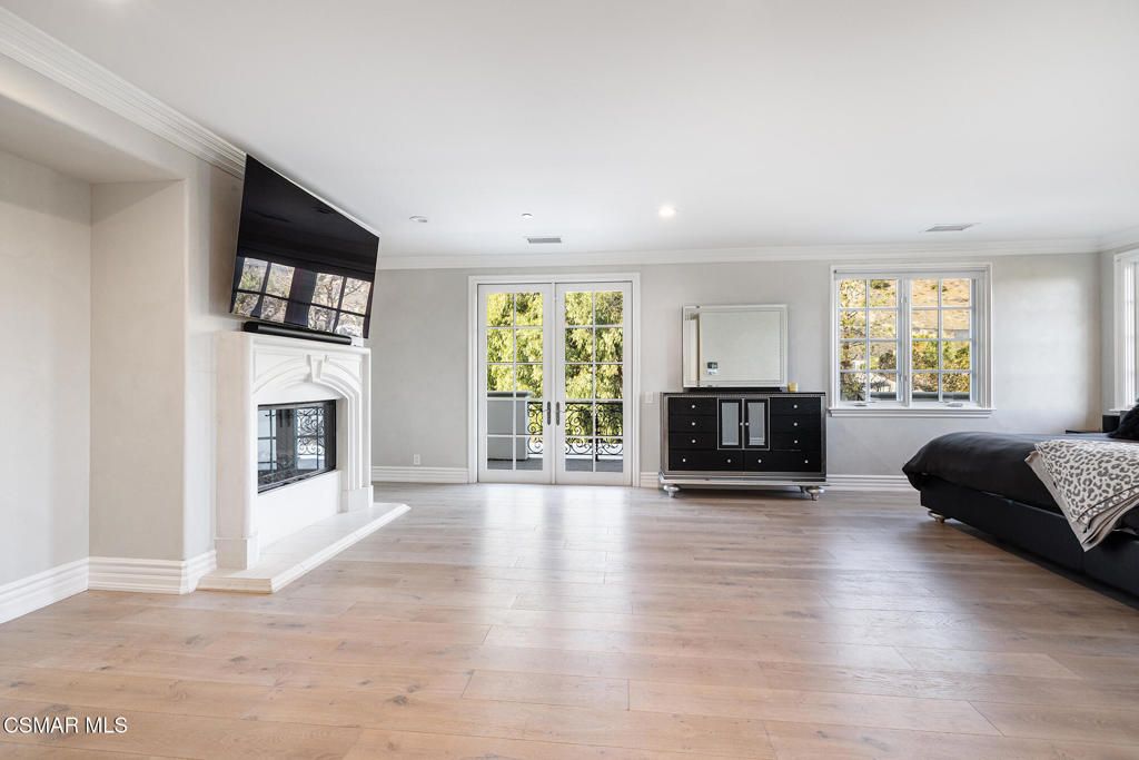 Fireplace, Interior, Recessed Lighting, Wood Texture Flooring