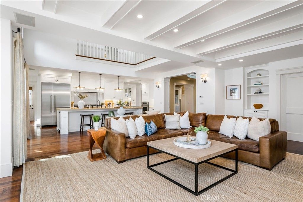 Interior, Kitchen, Living room, Pendant Lights, Recessed Lighting, Stainless Steel Appliances, Wood Texture Flooring