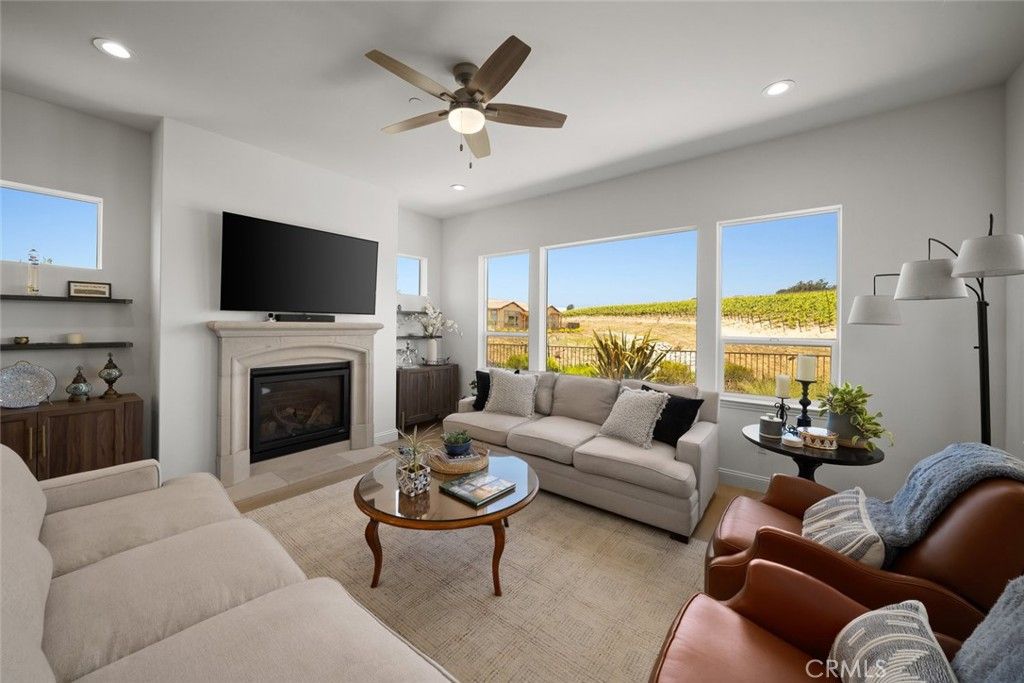 Fireplace, Interior, Living room, Recessed Lighting