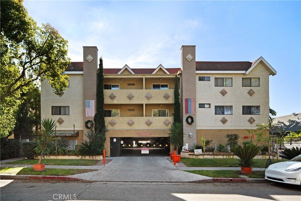 Exterior, Facade, Condo Building