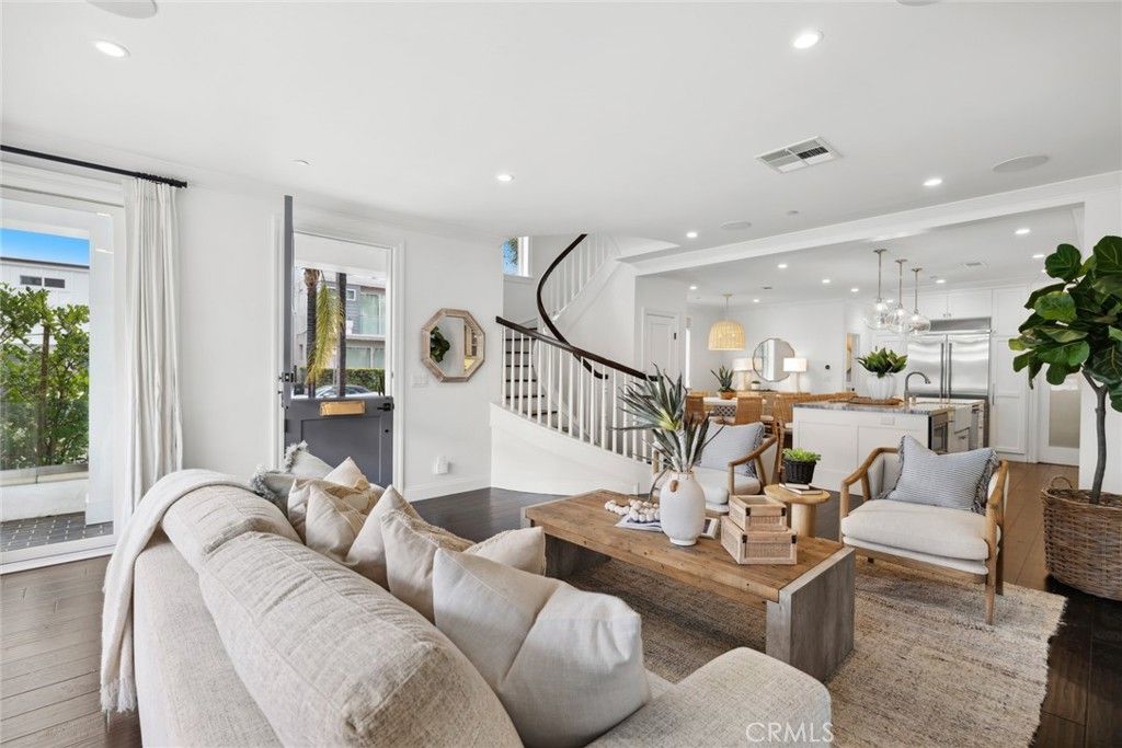 Interior, Kitchen, Living room, Pendant Lights, Recessed Lighting, Stainless Steel Appliances, Wood Texture Flooring