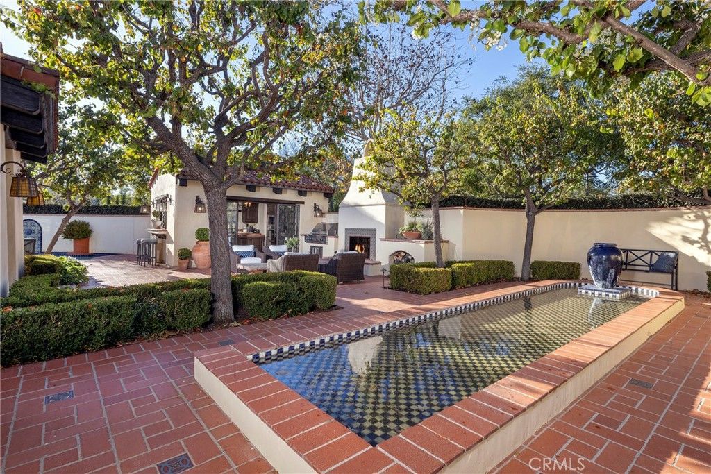 Exterior, Fireplace, Pool