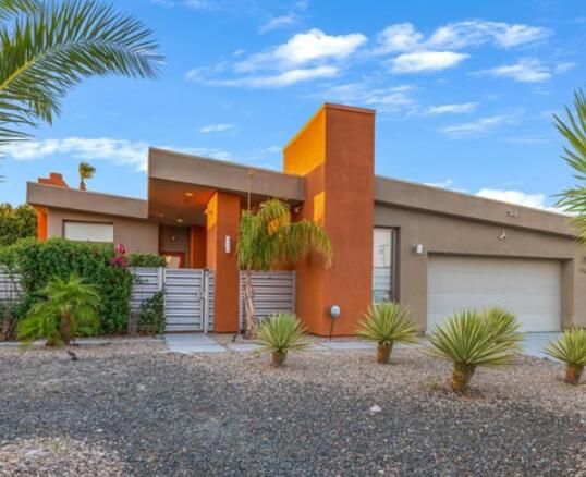 Attached, Exterior, Facade, Modern