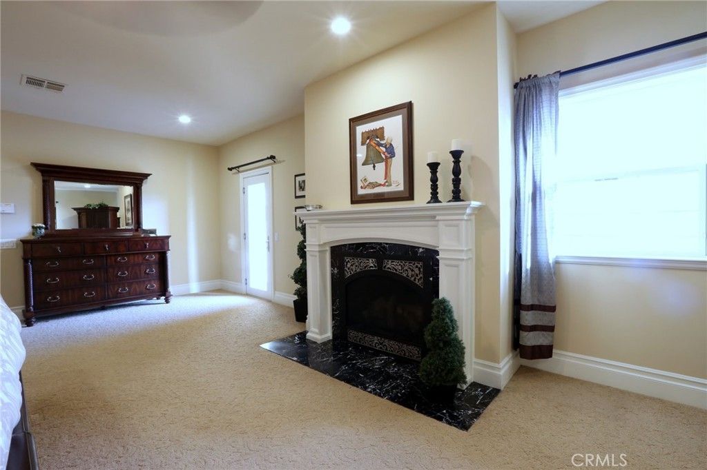 Fireplace, Interior, Recessed Lighting
