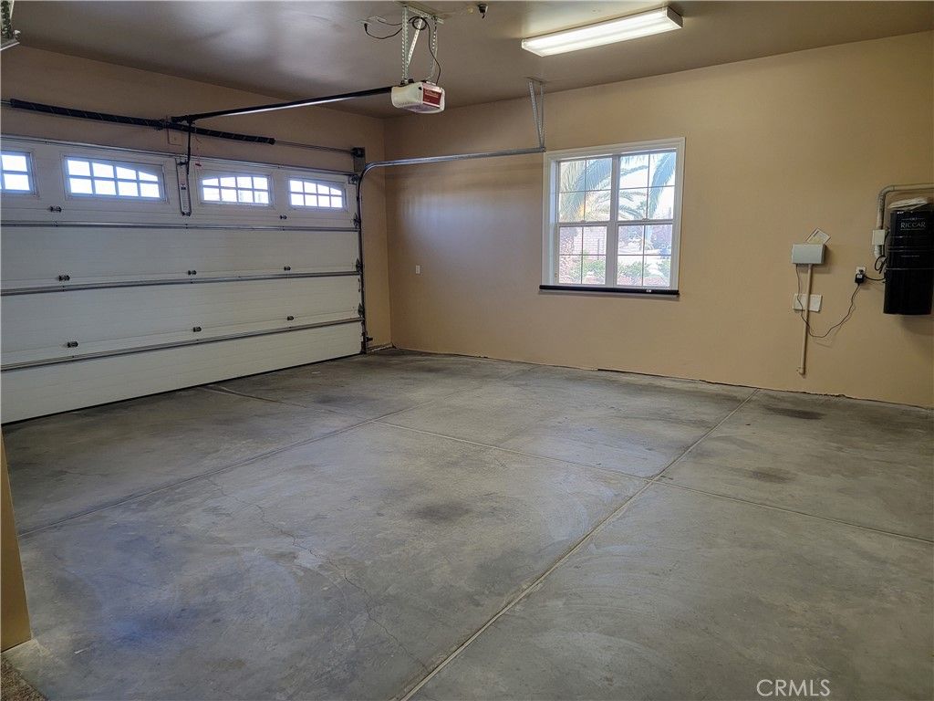 Garage, Interior