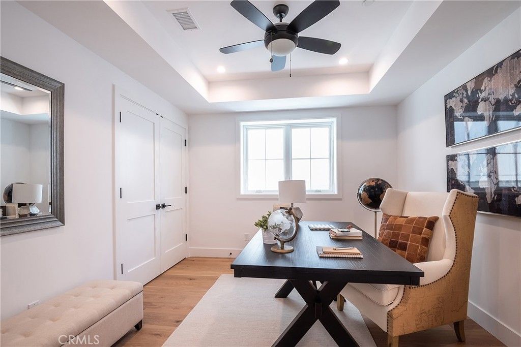 Home Office, Interior, Recessed Lighting, Wood Texture Flooring