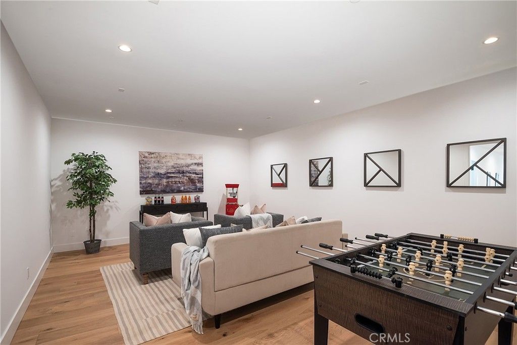 Game Room, Interior, Living room, Recessed Lighting, Wood Texture Flooring